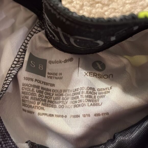 SIZE SMALL (8) XERSION SHORTS - Picture 3 of 8